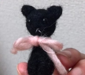 羊毛フェルトの黒猫